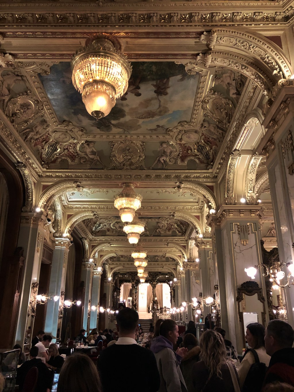 New York Café Budapest: най-красивото кафене в&nbsp;света